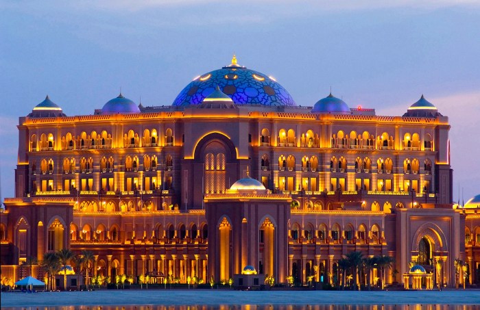 Emirates Palace, One of The Most Luxurious Hotels in The World ...
