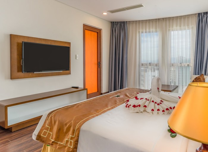 Hotel accommodations have been carefully appointed to the highest ... Penginapan nyaman